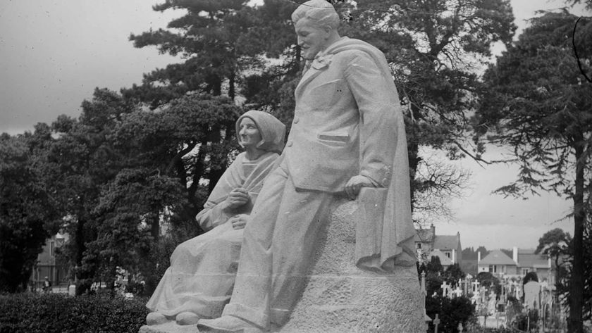 Monument à A. Le Braz et M. Philippe