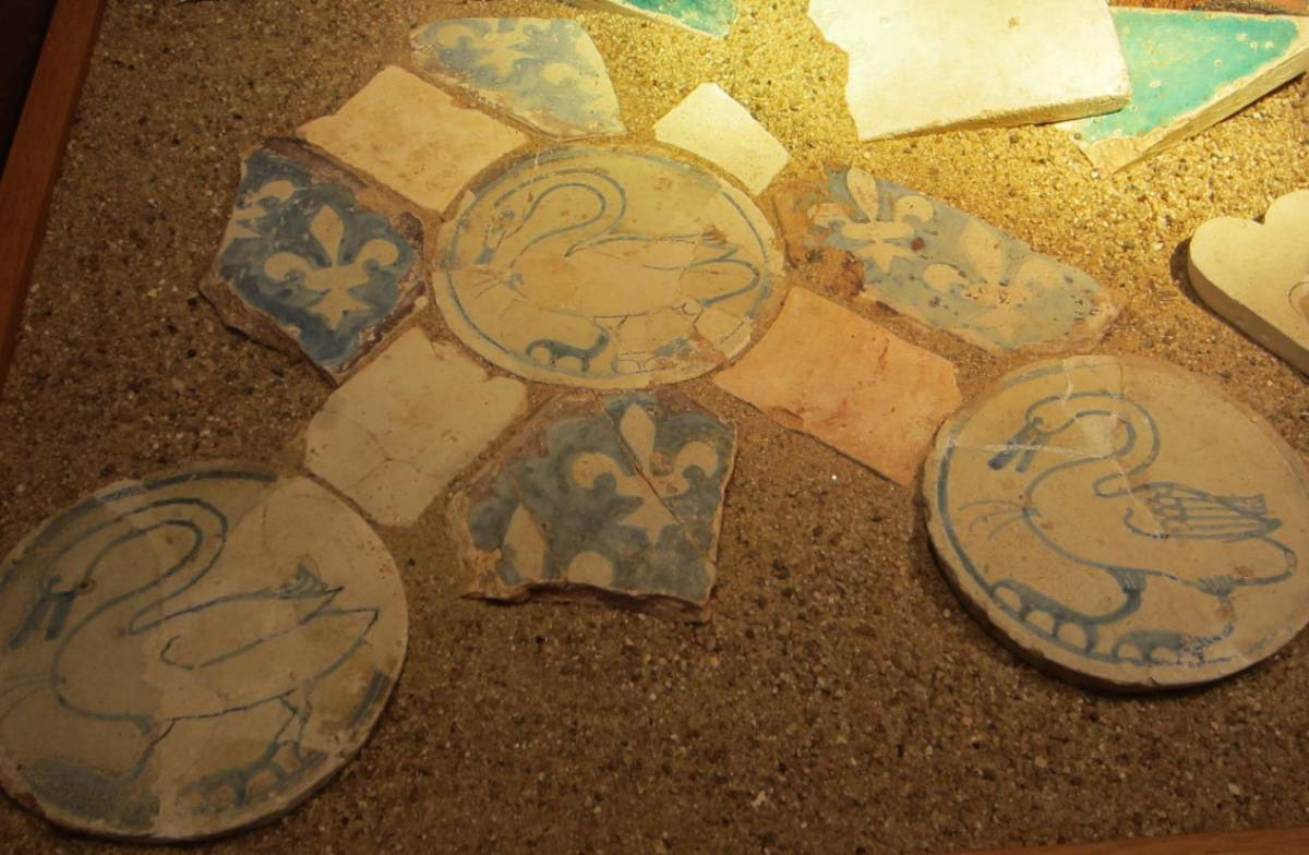 Carreau de dallage des appartements du duc de Berry à Mehun