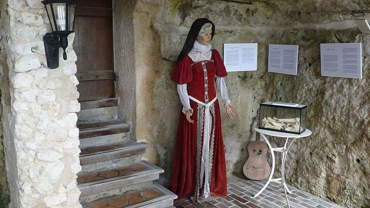 Charlotte et les os de son page