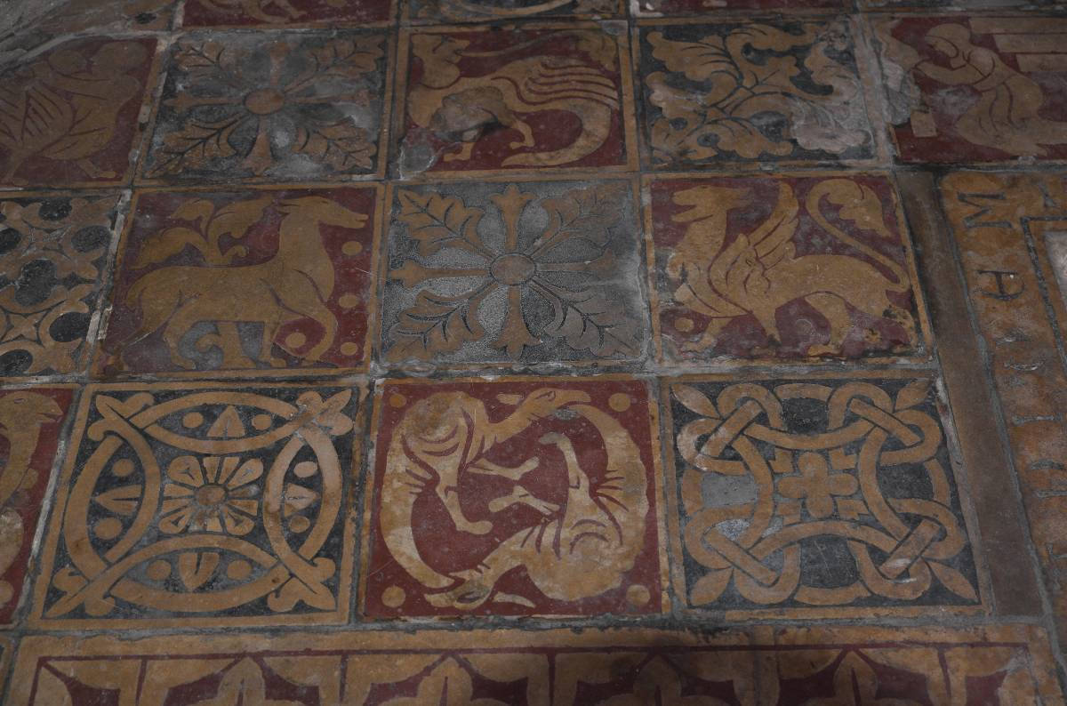 Dalles médiévales de la cathédrale