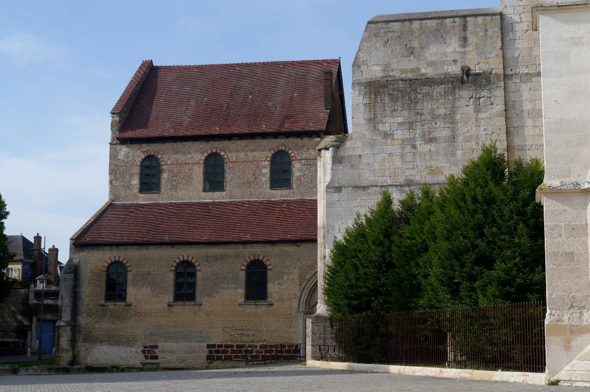 Notre-Dame-de-la-Basse-Oeuvre, accolée à la cathédrale