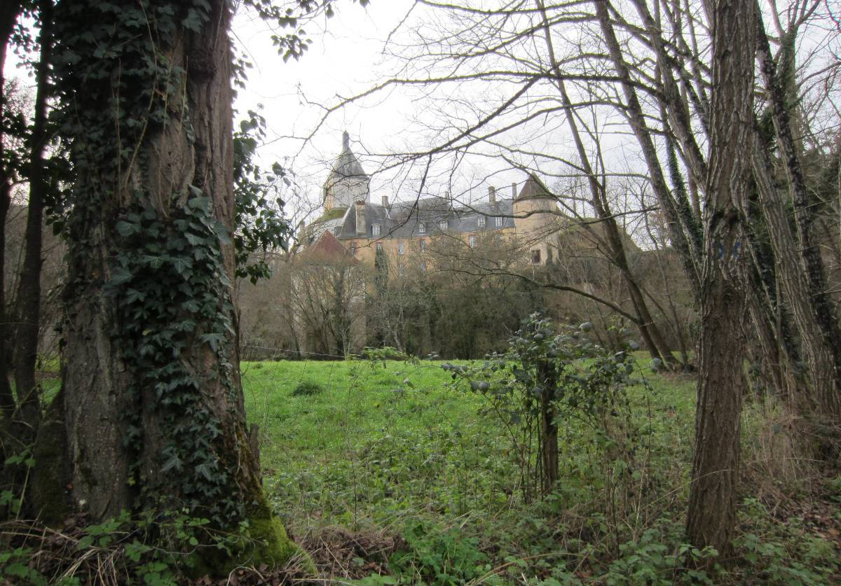 Le château vue de la Gartempe