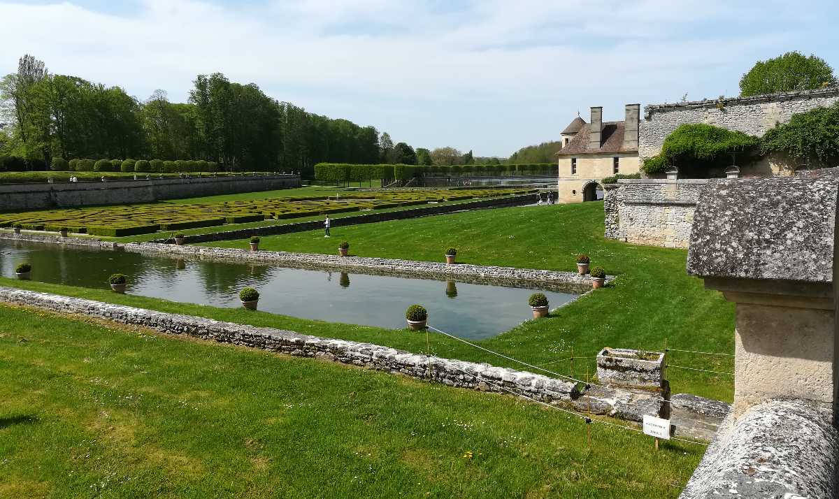 Le pavillon de Ninon et les jardins