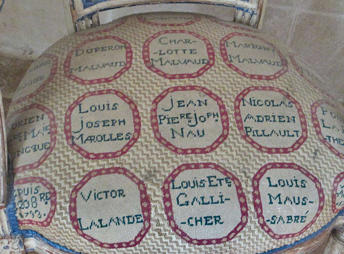 Les fauteuils : détail