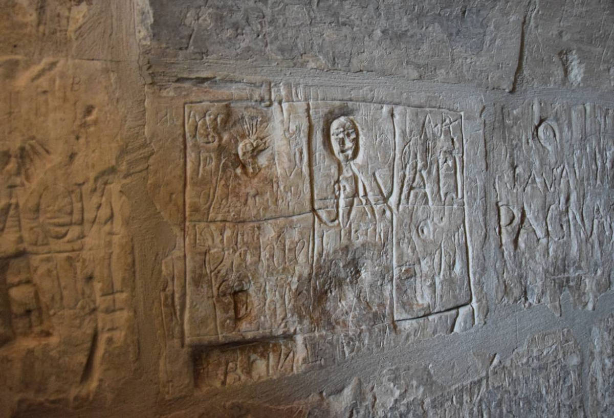 Beffroi d'Amiens : graffitis