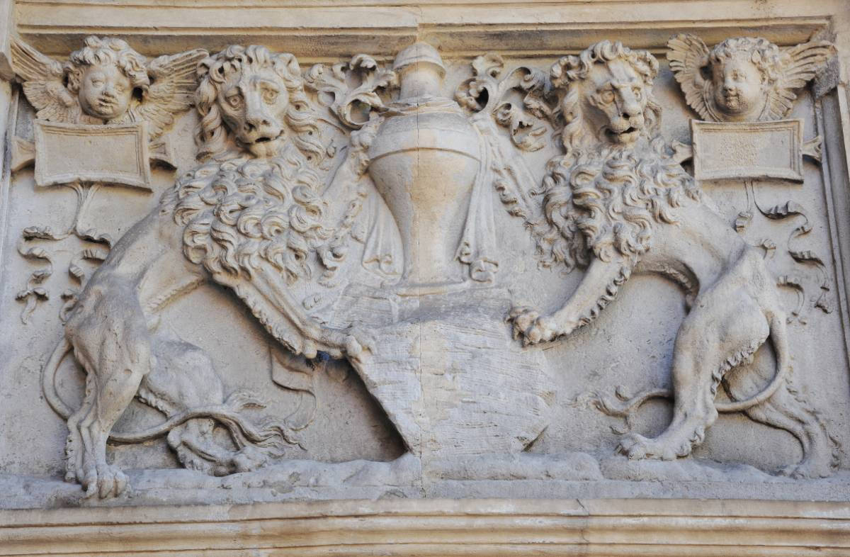 Linteau de la porte d'entrée