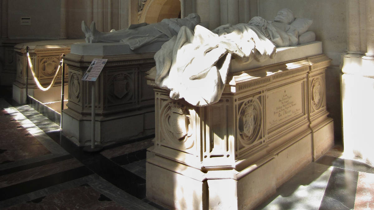 Gisants de la chapelle royale