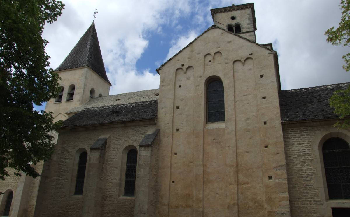 Les bandes lombardes de l'église