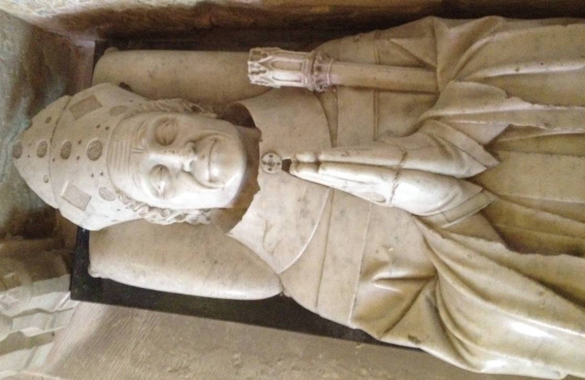 Gisant de Jean de Marigny