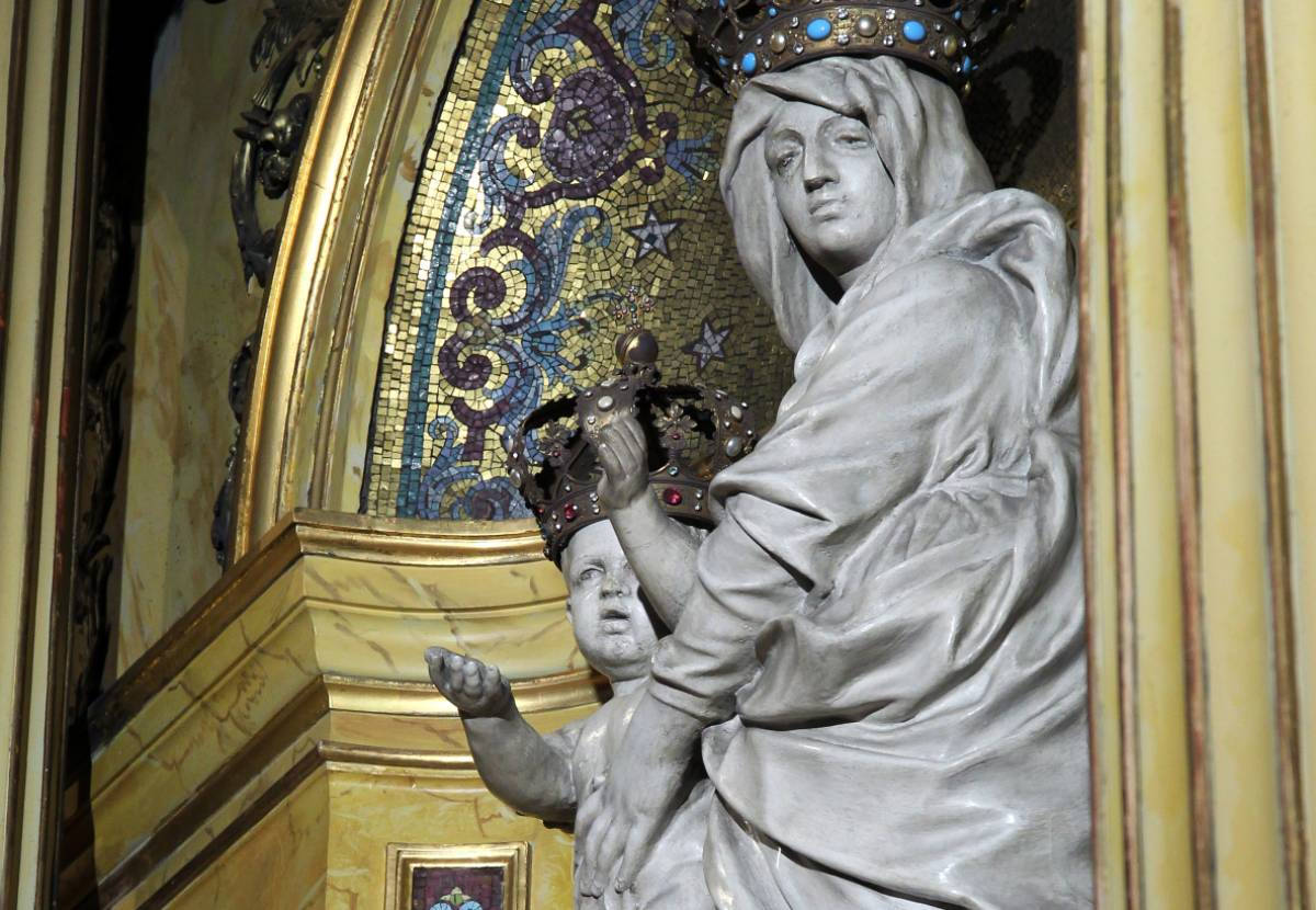 La Vierge en plâtre