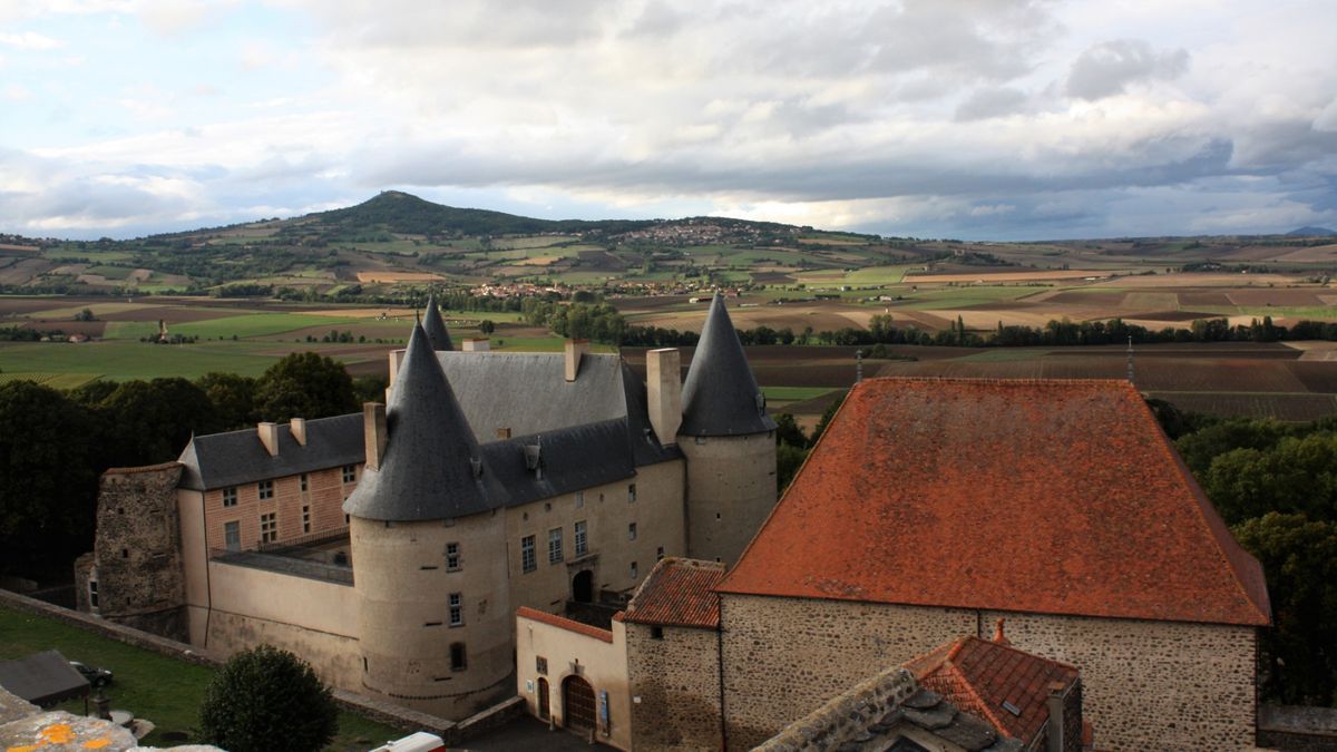 Château de Villeneuve-Lembron